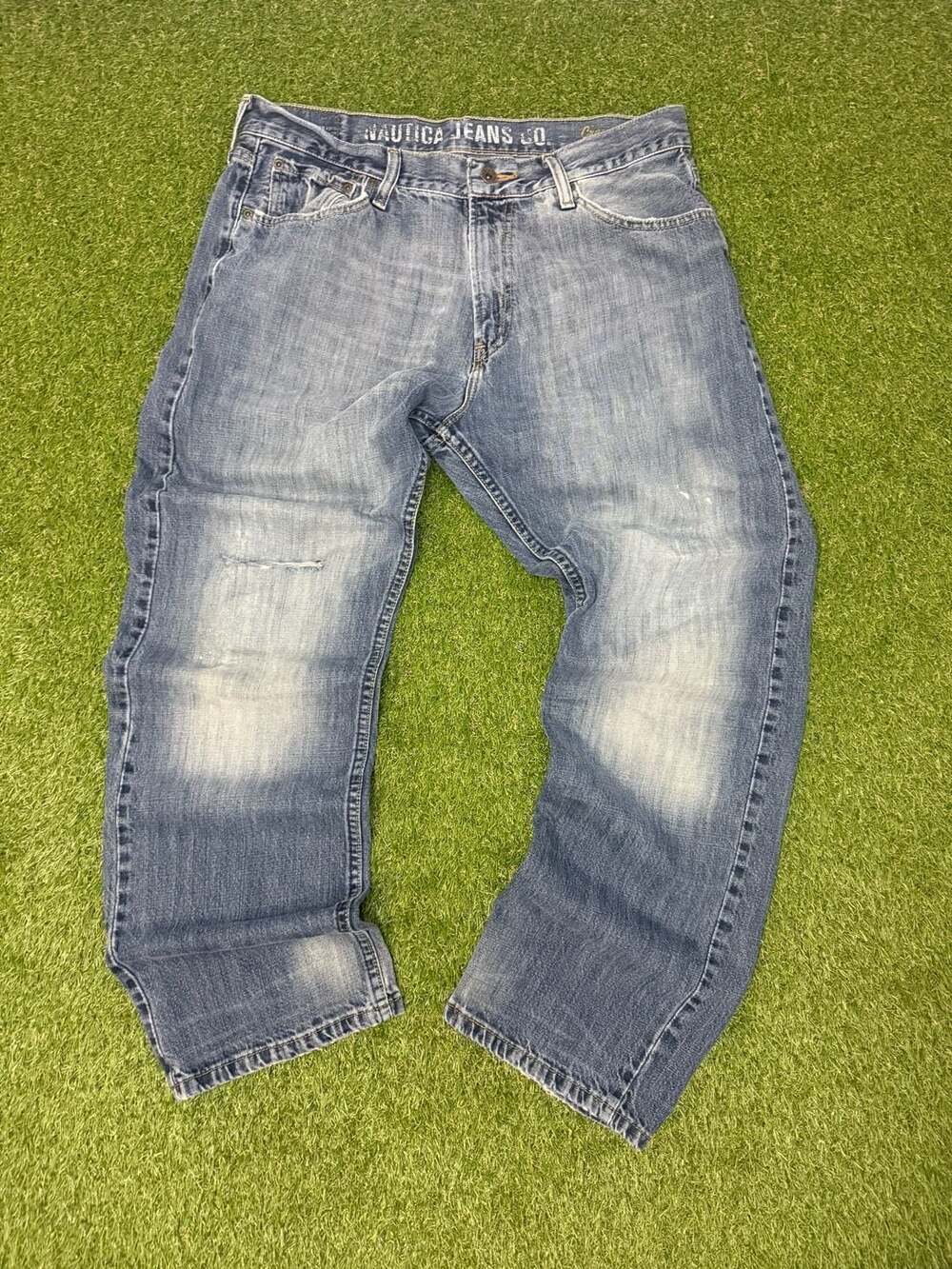 Nautica Fit Distressed Faded Jeans